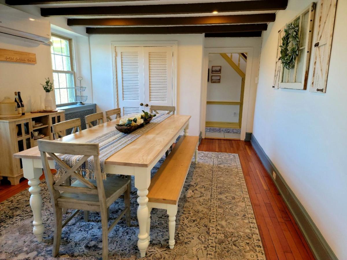 Downingtown Manor - 1900S Farmhouse With Creek Views Εξωτερικό φωτογραφία