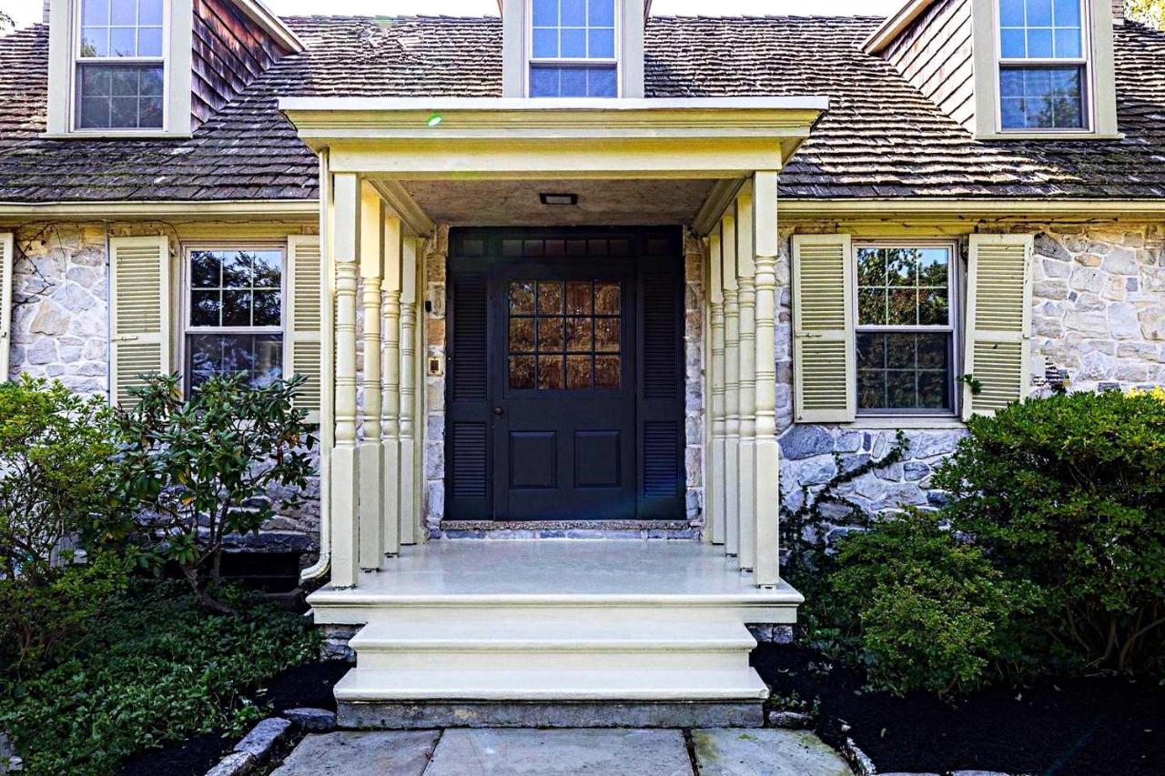 Downingtown Manor - 1900S Farmhouse With Creek Views Εξωτερικό φωτογραφία