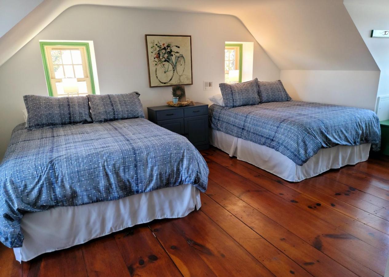 Downingtown Manor - 1900S Farmhouse With Creek Views Εξωτερικό φωτογραφία